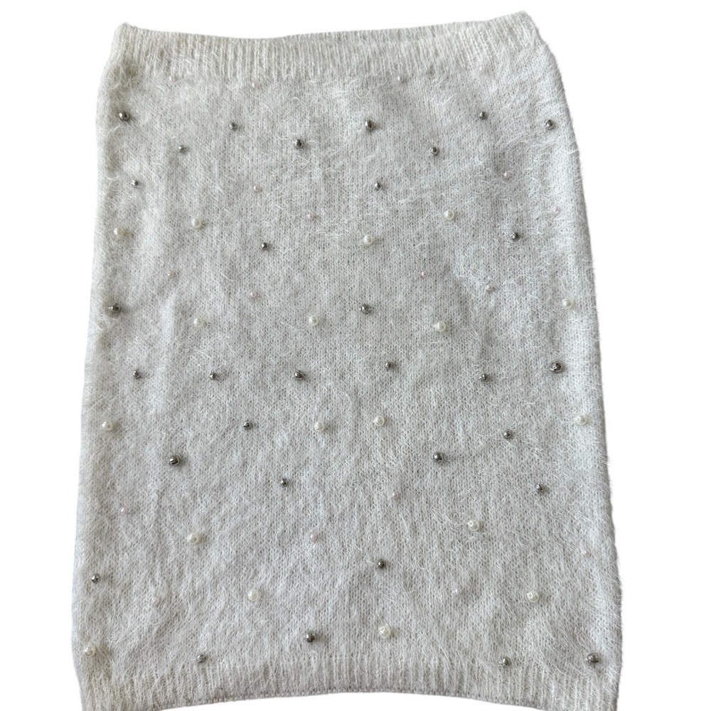 Betsey Johnson Pearl-Embellished Knit Scarf – Soft White Fuzzy Style Neck Warmer